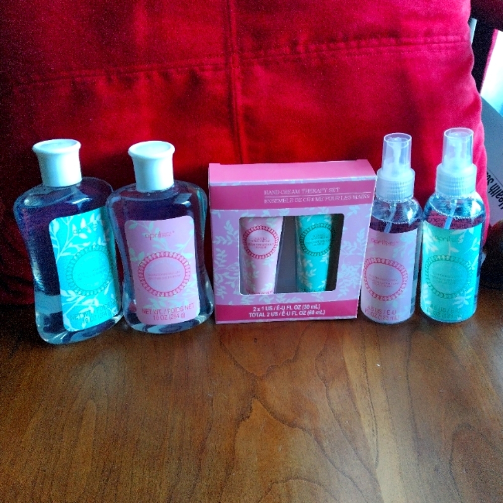 April bath shower set